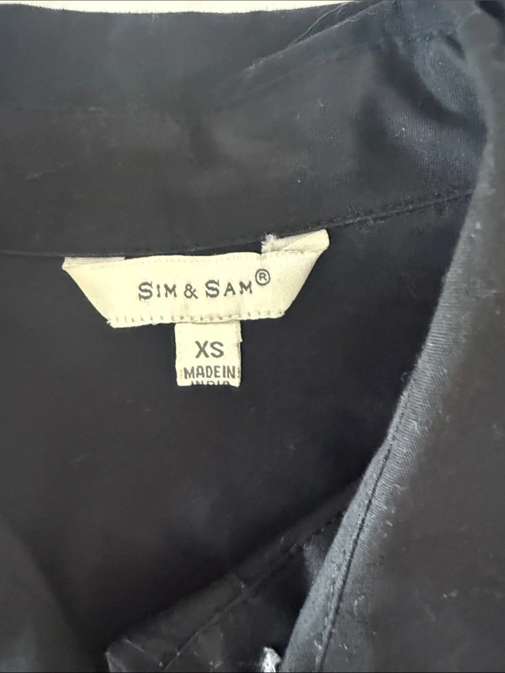 Sim & Sam XS Black Button-Up Top - Picture 2 of 6